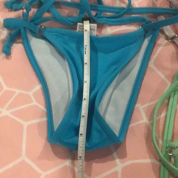 Sheridyn fisher brazilian bikini bottoms Size xs
White one not available - Picture 3 of 5